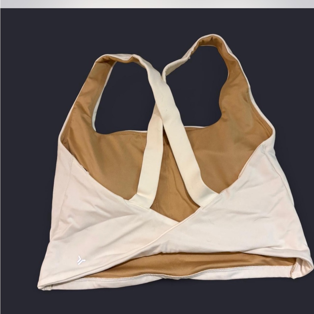 Women's white Cross-Back sports bra - Picture 2 of 3